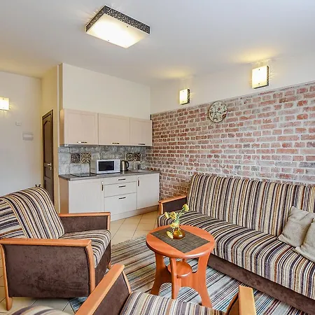 Kubu Apartment *
